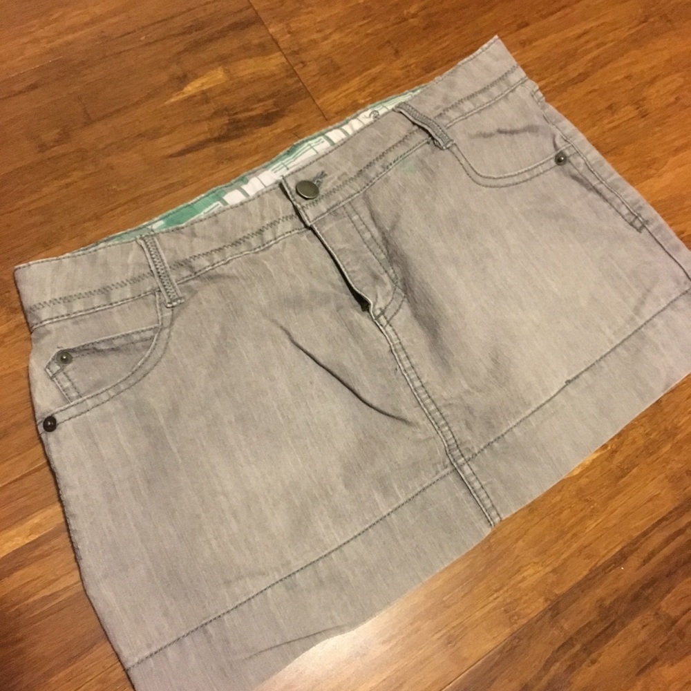 Light jean skirt